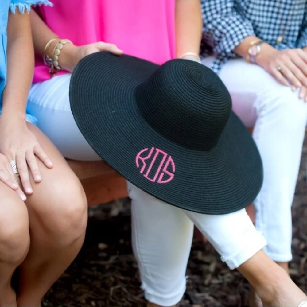 Monogrammed floppy sun hat. - Picture 2 of 4